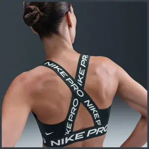 Sujetador de mujer Nike Pro image-5