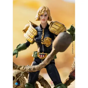 Collectible figurine Hiya Toys 2000 AD 1/18 Exquisite Judge Dredd Judge Anderson VS The Dark Judges Mini image-1