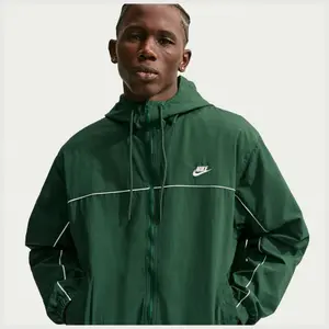 Kurtka z kapturem nylonowa Nike Club image-3