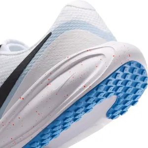 Buty do biegania Nike Revolution 8 image-4