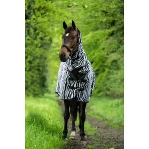 Derka na muchy dla konia z osłoną na szyję i paskiem brzusznym HKM Zebra image-2