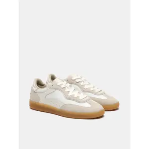 Trainers Hoff Park image-1