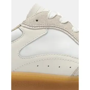 Trainers Hoff Park image-2