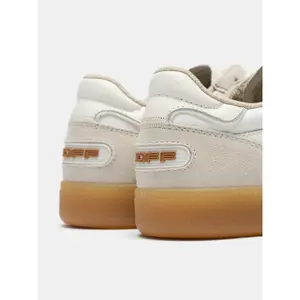 Trainers Hoff Park image-3