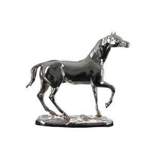 Statue de cheval en argent HORKA image-0