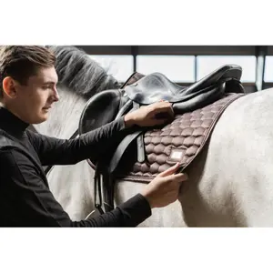 Estera de doma para caballos HorseGuard Kora 17" image-4