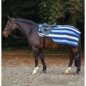 agac6n-vrkb-fleece-gefutterte-nierendecke-fur-turnierpferde-horseware-rambo-sheet-newmarket-blau