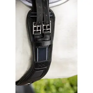 Short anatomical girth for horses Horseware Rambo Micklem Comfort image-0