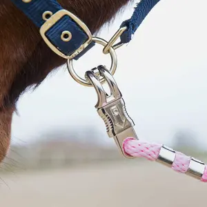 Lanyard with anti-panic carabiner for horses Horze image-2