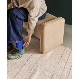 Bank Hubsch Interior Well image-1