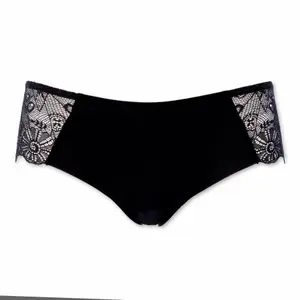 Shorty woman Huit Grand Jeu image-0
