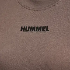 Camiseta de mujer Hummel Legacy image-5