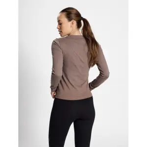 Camiseta de mujer Hummel Legacy image-3