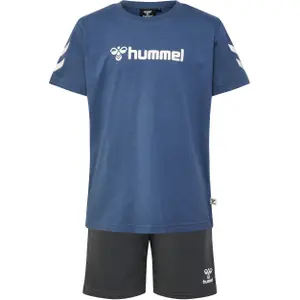 Conjunto de camiseta y pantalón corto para niños Hummel image-0