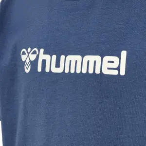 Conjunto de camiseta y pantalón corto para niños Hummel image-4