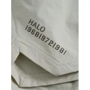 Pantalón corto Halo image-2