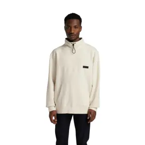 Formação em camisolas Edwin Pull-On