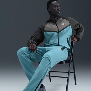 Pantalón tejido con dobladillo sin coser Nike Tech image-3