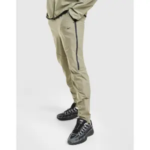 Tepláky z úpletu Nike Shori Dri-Fit image-3