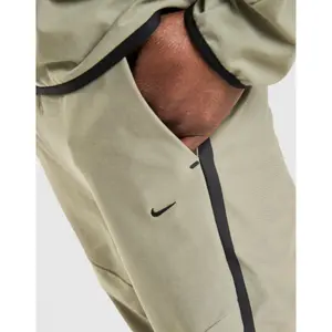 Tepláky z úpletu Nike Shori Dri-Fit image-4