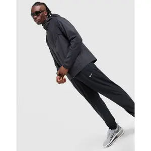 Vandafvisende jakke Nike Stride Plus image-3