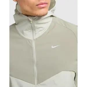 Casaco de desporto repelente à água Nike image-3