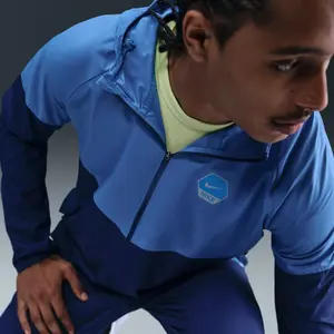 Running jacket Nike image-5