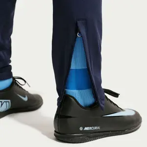 Tottenham Kinderhose Strike image-4