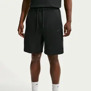 Short Nike Tech