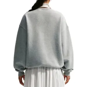 Damski sweatshirt z okrągłym dekoltem Nike Studio image-1