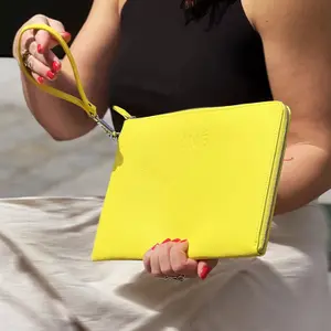 Pochette pour tablette en cuir recyclé INÉ