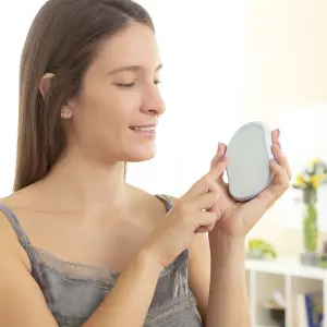 friction exfoliator with nanocrystals InnovaGoods Frepil image-4