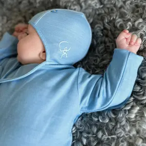 Baby bonnet Isbjörn of Sweden Husky image-3