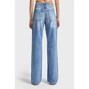 Hochtaillierte Straight Jeans Damen It's Basic Emma image-1