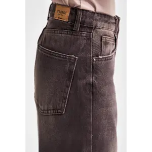 Jeans Straight de Cintura Alta Mulher It's Basic Emma image-4
