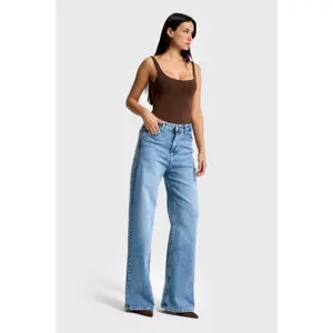 Calças Jeans Wide Leg Refinadas de Cintura Alta Mulher It's Basic image-1
