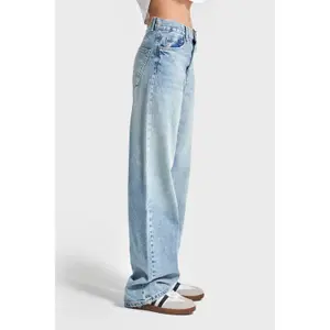 Hoch sitzende lockere Jeans für Frauen It's Basic Sofia image-3