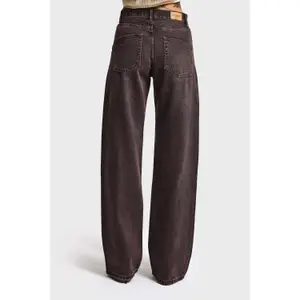 Hoch sitzende lockere Jeans für Frauen It's Basic Sofia image-2