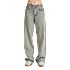 Hoch sitzende lockere Jeans für Frauen It's Basic Sofia image-0