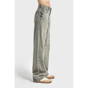 Hoch sitzende lockere Jeans für Frauen It's Basic Sofia image-3