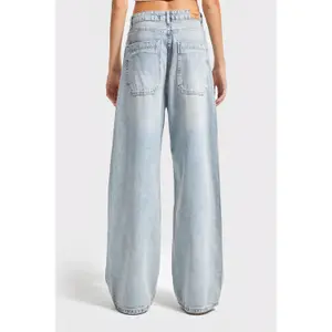 Baggy Tapered Jeans Mid-Hög Denim Mångsidig Kvinna It's Basic image-2