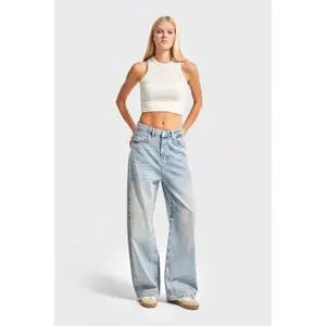 Baggy Tapered Jeans Mid-Hög Denim Mångsidig Kvinna It's Basic image-1