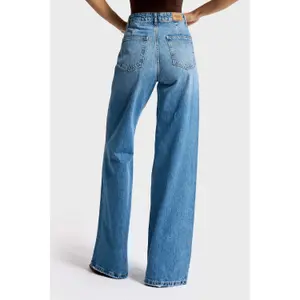 Wide Leg Jeans mit mittelhoher Taille aus steifem Denim für Damen It's Basic image-2