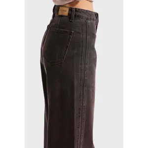 Jeans Loose mit mittelhoher Taille aus steifem Baumwollmaterial für Frauen It's Basic image-4