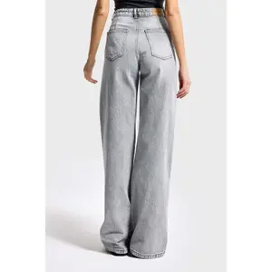 Jeans Loose mit mittelhoher Taille aus steifem Baumwollmaterial für Frauen It's Basic image-2