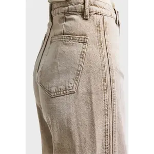 Hoch sitzende lockere Jeans für Frauen It's Basic image-3