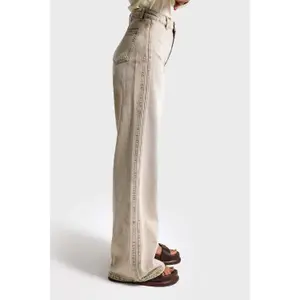 Hoch sitzende lockere Jeans für Frauen It's Basic image-2