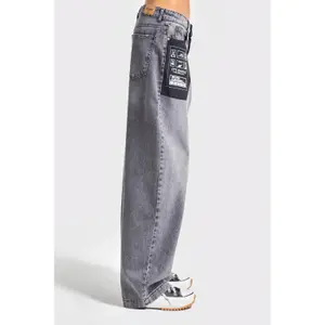 Jeans Baggy Tapered med moderna detaljer midjade dam It's Basic image-2