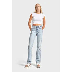 High-Waisted Refined Straight Jeans Women It's Basic image-1