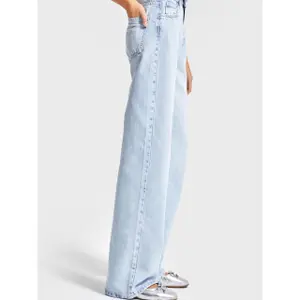 Hoge taille Rechte Jeans Zachte Denim Vrouw It's Basic image-3